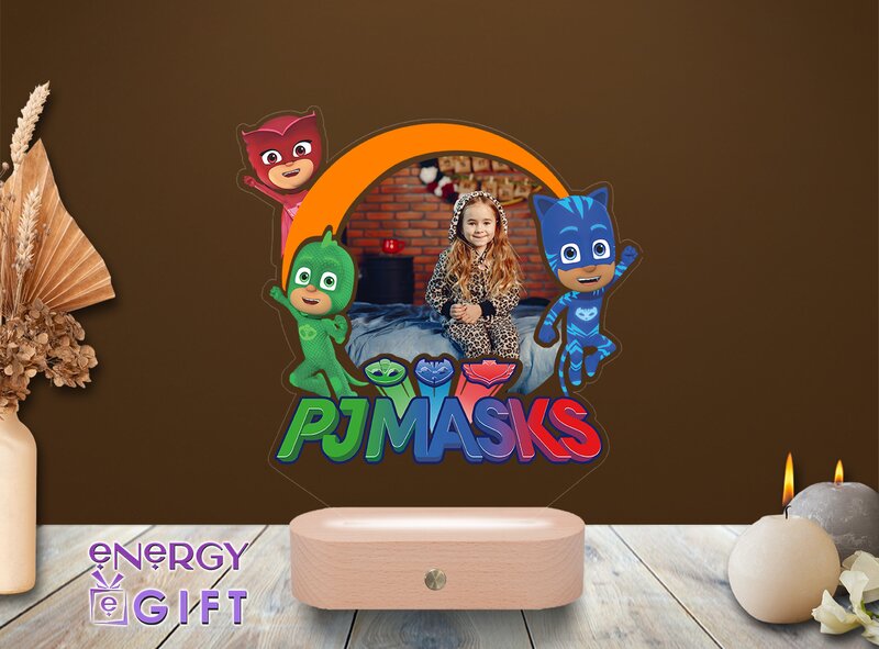 Lampi LED 3D personalizate pentru copii – modele cu eroi de poveste